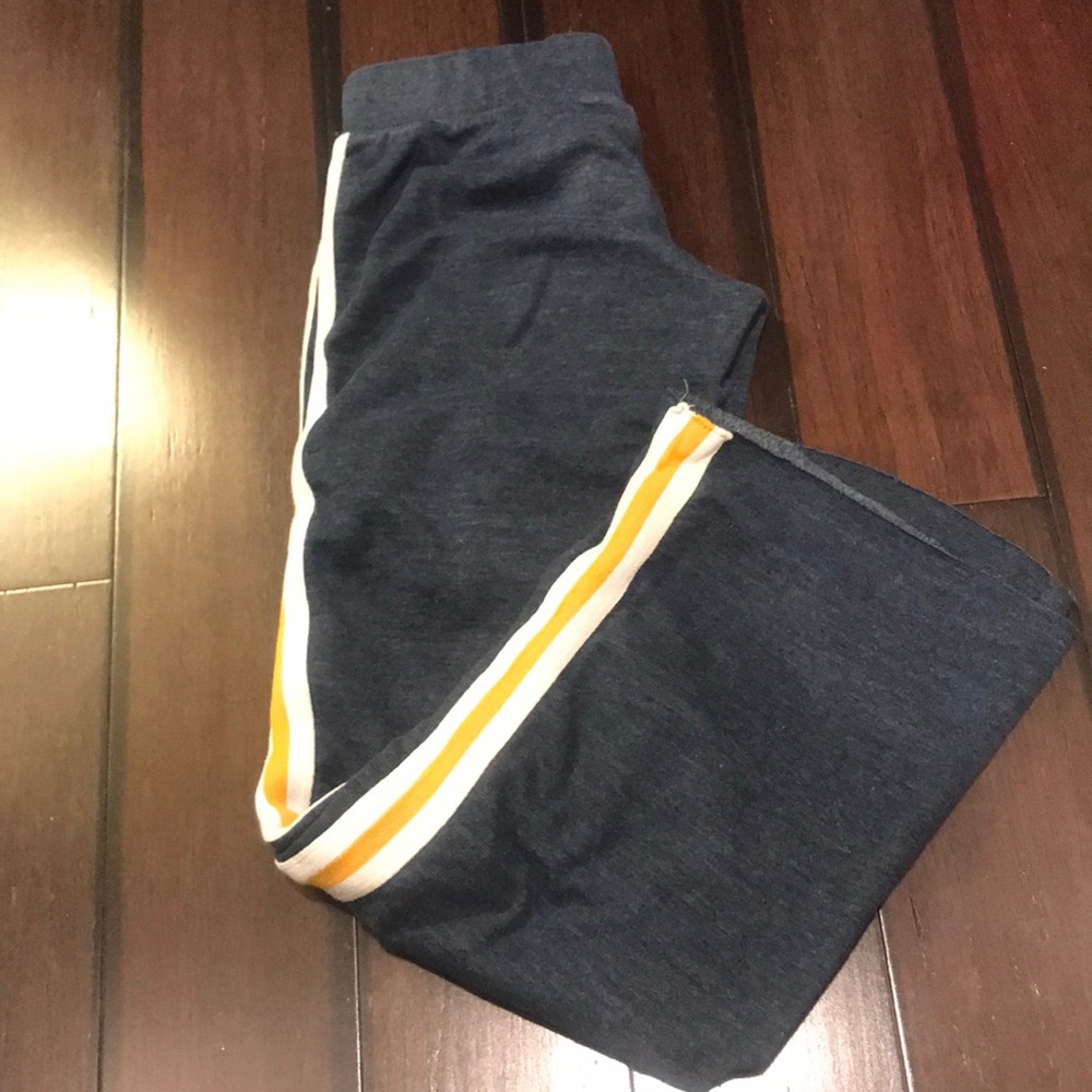 Aeropostale’s navy sweat pants